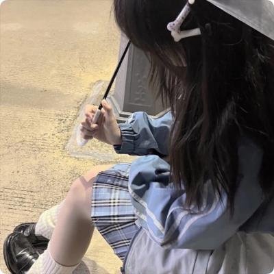 暗红